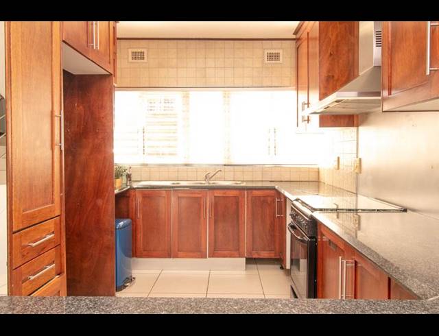 3 BEDROOM TOWNHOUSE FOR SALE IN UMHLANGA ROCKS